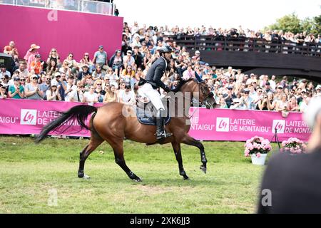 Dinard, Frankreich. Juli 2024. Julien Anquetin von Frankreich mit Farah Tame während des CSI5* Rolex Grand Prix Ville de Dinard beim Jumping International de Dinard am 21. Juli 2024, Dinard, Frankreich (Foto von Maxime David - MXIMD Pictures) Credit: MXIMD Pictures/Alamy Live News Stockfoto