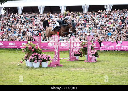 Dinard, Frankreich. Juli 2024. Julien Anquetin von Frankreich mit Farah Tame während des CSI5* Rolex Grand Prix Ville de Dinard beim Jumping International de Dinard am 21. Juli 2024, Dinard, Frankreich (Foto von Maxime David - MXIMD Pictures) Credit: MXIMD Pictures/Alamy Live News Stockfoto