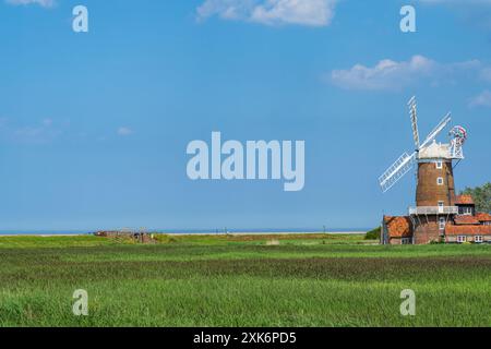 Blick auf Cley neben dem Meer in North Norfolk, Großbritannien zum Meer Stockfoto