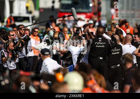 Budapest, Ungarn. Juli 2024. IDRIS Damson Alade-Bo (GBR), Schauspieler Joshua Pearce, Fahrer des fiktiven Apex APXGP Teams im F1-Film von Apple Studios/Bruckheimer Films, Porträt während des Formel-1-Großen Preises von Ungarn 2024, 13. Runde der Formel-1-Weltmeisterschaft 2024 vom 19. Bis 21. Juli 2024 auf dem Hungaroring, in Mogyorod, Ungarn - Foto Xavi Bonilla/DPPI Credit: DPPI Media/Alamy Live News Stockfoto