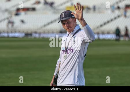 Nottingham, Großbritannien. Juli 2024. Ollie Pope of England ist Spieler des Spiels während des Rothesay Test Match Day Four Match England vs West Indies in Trent Bridge, Nottingham, Vereinigtes Königreich, 21. Juli 2024 (Foto: Mark Cosgrove/News Images) in Nottingham, Vereinigtes Königreich am 21. Juli 2024. (Foto: Mark Cosgrove/News Images/SIPA USA) Credit: SIPA USA/Alamy Live News Stockfoto