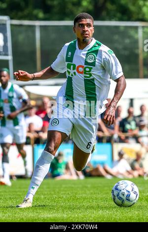 Rolde, Niederlande. Juli 2024. ROLDE, NIEDERLANDE - 20. JULI: Laros Duarte vom FC Groningen läuft mit dem Ball während des Vorsaison-Freundschaftsspiels zwischen dem FC Groningen und dem FC Emmen am 20. Juli 2024 im Sportpark Boerbas in Rolde, Niederlande. (Foto: Pieter van der Woude/Orange Pictures) Credit: Orange Pics BV/Alamy Live News Stockfoto