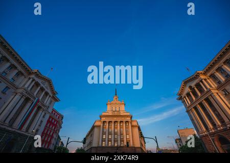 Der Largo ist eines der wichtigsten Wahrzeichen in Sofia, der Hauptstadt Bulgariens, die in den 1950er Jahren als Beispiel für die Architektur des sozialistischen Klassizismus erbaut wurde Stockfoto