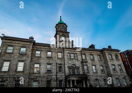 Rückansicht des ursprünglichen Hauptgebäudes des Rotunda Maternity Hospital in Dublin, Irland. Stockfoto