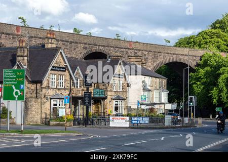 Die Railway at Buxton und das Viadukt Buxton sind ein Kurort im Borough of High Peak, Derbyshire, England Stockfoto