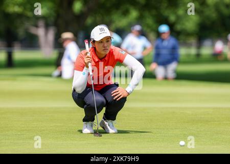 Sylvania, Ohio, USA. Juli 2024. XIYU JANET LIN 25 aus China reiht ihren Putt auf das 5. Loch der Dana Open im Highland Meadows Golf Club in Sylvania, Ohio, ein. (Kreditbild: © Brian Dempsey/ZUMA Press Wire) NUR REDAKTIONELLE VERWENDUNG! Nicht für kommerzielle ZWECKE! Quelle: ZUMA Press, Inc./Alamy Live News Stockfoto