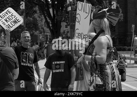 Demonstranten bei der Pride London Ontario Parade Stockfoto