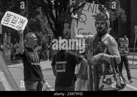 Demonstranten bei der Pride London Ontario Parade Stockfoto