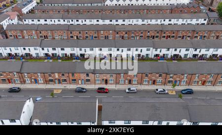 Reihenhäuser in Toxteth Liverpool, modernisiert Stockfoto