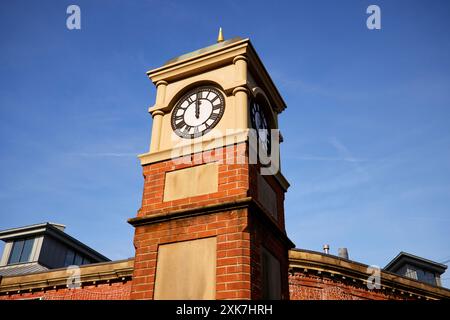 Ashton unter Lyne Wahrzeichen Indoor Market Uhrenturm Stockfoto