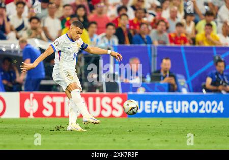 Kylian MBAPPE, FRA 10 im Halbfinalspiel SPANIEN - FRANKREICH 2-1 der UEFA-Europameisterschaften 2024 am 9. Juli 2024 in München. Fotograf: Peter Schatz Stockfoto