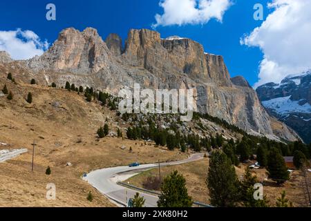 Passo Sella Blick Richtung Sass Pordoi, Canazei, Trentino-Alto Adige, Dolomiten, Italien, Europa Stockfoto