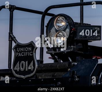 Nummernschilder und Lichter auf der Vorderseite der Union Pacific Dampflokomotive 4014. Stockfoto