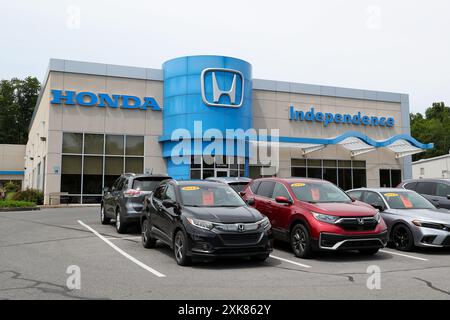 Bloomsburg, Pennsylvania, USA. Juli 2024. Gebrauchte Automobile werden im Independence Honda Händler gesehen. (Credit Image: © Paul Weaver/SOPA Images via ZUMA Press Wire) NUR REDAKTIONELLE VERWENDUNG! Nicht für kommerzielle ZWECKE! Stockfoto