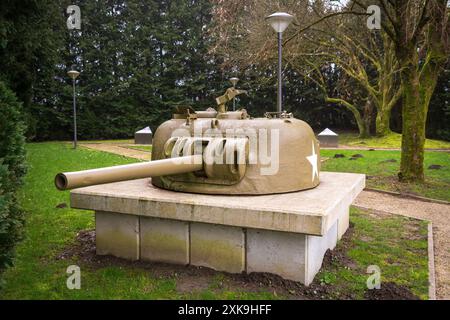 Der Bunker Assenois bei Fortin Boggess und das Sherman Turret Monument in Belgien Stockfoto