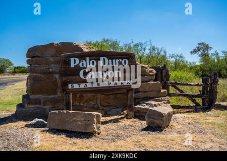 Palo Duro Canyon SP, TX, USA - 18. September 2022: Begrüßungsschild am Eingang zum Park Stockfoto