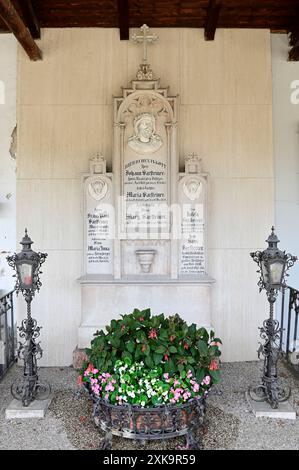 Bad Ischl, Oberösterreich, Österreich. Historischer Teil des Friedhofs Bad Ischl. Historischer Grabstein ab dem 18. Jahrhundert Stockfoto