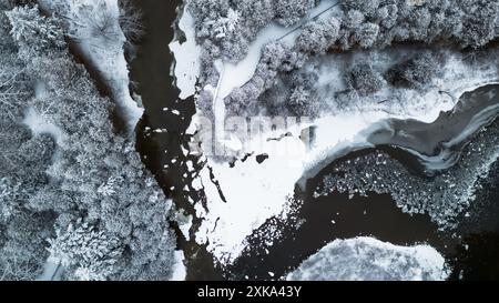 Aus der Vogelperspektive von Lover's Leap in Elora, Ontario, mit Schnee bedeckt Stockfoto