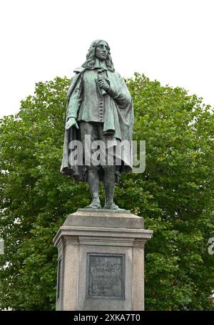 Den haag, niederlande - 2022-07-23: Denkmal / Statue von johan de witt (1625-1672) Grand Pensionary of holland [credit: joachim affeldt - larger for Stockfoto