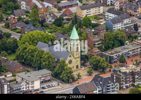 Luftbild, St Johannes Kirche im Wohngebiet, Kirchhellen, Bottrop, Ruhrgebiet, Nordrhein-Westfalen, Deutschland ACHTUNGxMINDESTHONORARx60xEURO *** Luftansicht, St. Johannes Kirche im Wohngebiet, Kirchhellen, Bottrop, Ruhrgebiet, Nordrhein-Westfalen, Deutschland ATTENTIONxMINDESTHONORARx60xEURO Stockfoto