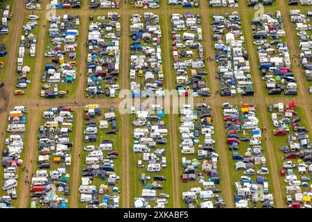 Luftbild, Ruhrpott-Rodeo 2024 Musikevent am Flugplatz Schwarze Heide, Wohnmobil Stellplatz, Kirchhellen-Nord-West, Bottrop, Ruhrgebiet, Nordrhein-Westfalen, Deutschland ACHTUNGxMINDESTHONORARx60xEURO *** Luftansicht, Ruhrpott Rodeo 2024 Musikevent auf dem Flugplatz Schwarze Heide, Stellplatz für Wohnmobile, Kirchhellen North West, Bottrop, Ruhrgebiet, Nordrhein-Westfalen, Deutschland ATTENTIONxMINDESTHONORARx60xEURO Stockfoto