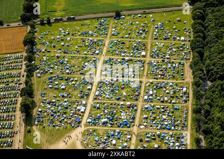 Luftbild, Ruhrpott-Rodeo 2024 Musikevent am Flugplatz Schwarze Heide, Zeltplatz, Kirchhellen-Nord-West, Bottrop, Ruhrgebiet, Nordrhein-Westfalen, Deutschland ACHTUNGxMINDESTHONORARx60xEURO *** Luftfoto, Ruhrpott Rodeo 2024 Musikveranstaltung auf dem Flugplatz Schwarze Heide, Campingplatz, Kirchhellen Nordwest, Bottrop, Ruhrgebiet, Nordrhein-Westfalen, Deutschland ATTENTIONxMINDESTHONORARx60xEURO Stockfoto