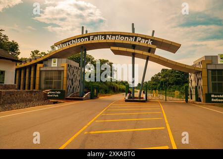 Blick auf das Eingangstor des Murchison Falls National Park in Uganda Stockfoto