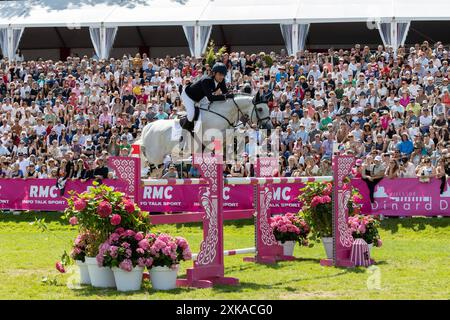 Vol Cartello - Darragh Kenny - World RK.#25, CSI Grand Prix Rolex de la ville de Dinard, während des Jumping International de Dinard 2024, CSI 5 Equestrian Event am 21. Juli 2024 im Centre Equestre du Val Poree in Dinard, Frankreich Stockfoto