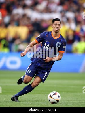 MÜNCHEN, DEUTSCHLAND - 02. JULI: Tijjani Reijnders aus den Niederlanden im Achtelfinale der UEFA EURO 2024 in der Münchener Fußballarena am 2. Juli 2024 in München. © diebilderwelt / Alamy Stock Stockfoto