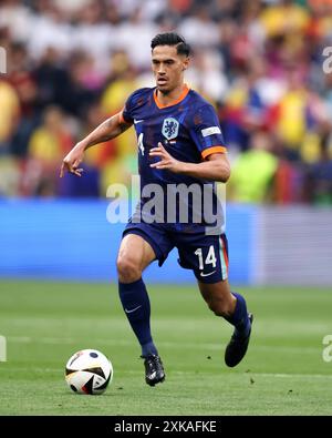 MÜNCHEN, DEUTSCHLAND - 02. JULI: Tijjani Reijnders aus den Niederlanden im Achtelfinale der UEFA EURO 2024 in der Münchener Fußballarena am 2. Juli 2024 in München. © diebilderwelt / Alamy Stock Stockfoto