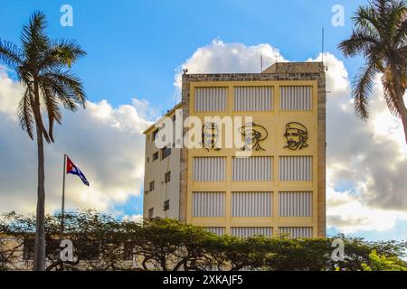 Überleben der Helden der kubanischen Revolution in einem Gebäude in Havanna (Jahr 2019) Stockfoto