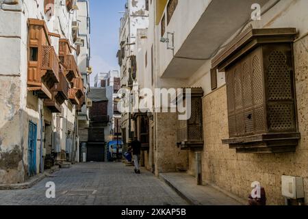 Die engen Gassen in Al-Balad - das historische Dschidda, der alte Teil der Stadt in Saudi-Arabien, mit wunderschöner Architektur. Stockfoto