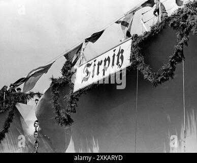 Das deutsche Schlachtschiff Tirpitz: Start in der Kriegsmarinewerft in Wilhelmshaven. [Automatisierte Übersetzung]“ Stockfoto