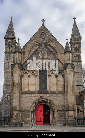 Edinburgh, Schottland - 16. Januar 2024 - Außenarchitektur des Mansfield Traquair Centre in Edinburgh. Schottland. Kopierbereich, selektiver Fokus. Stockfoto