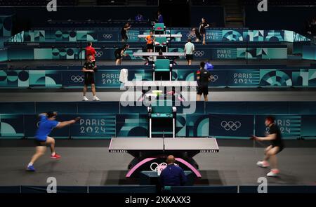 Paris, Frankreich. Juli 2024. Athleten nehmen am 22. Juli 2024 an einem Training für Paris 2024 in der South Paris Arena, Paris, Frankreich, Teil. Quelle: Wang Dongzhen/Xinhua/Alamy Live News Stockfoto