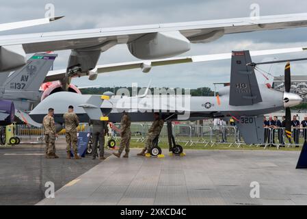 Flughafen Farnborough, Hampshire, Großbritannien. Juli 2024. Die weltweiten Militär- und Zivilluftfahrtunternehmen haben sich versammelt, um die neuesten Entwicklungen in der Luft- und Raumfahrttechnologie zu präsentieren und zu sehen. Die modernsten zivilen Flugzeuge, Militärjäger und Hubschrauber sind zu sehen. USAF MQ-9A Reaper Militär UAV Stockfoto