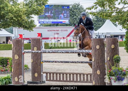 Veeningen, Niederlande. Juli 2024. VEENINGEN, NIEDERLANDE - 21. JULI, Marc Houtzager (NED) beim Springen S21 Gemeente de Wolden Preis - Grand Prix (LR) CSI Zuidwolde 2024 im CH de Wolden 21. Juli 2024 in Veeningen, Niederlande. (Foto: Jaap van der Pijll/Orange Pictures) Credit: Orange Pics BV/Alamy Live News Stockfoto