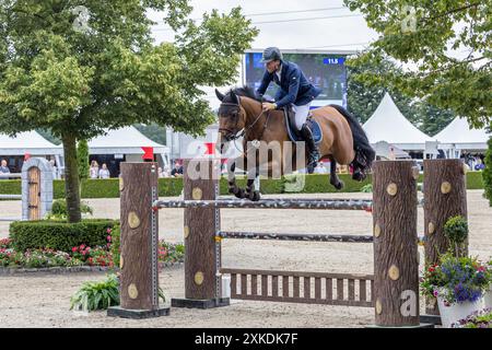 VEENINGEN, NIEDERLANDE, 21. JULI, Mark Bunting (GBR) im Sperrfeuer/Sprungweg beim Springen S21 Gemeente de Wolden Preis - Grand Prix (LR) CSI Zuidwolde 2024 am 21. Juli 2024 in den Niederlanden. (Foto: Jaap van der Pijll/Orange Pictures) Credit: Orange Pics BV/Alamy Live News Stockfoto