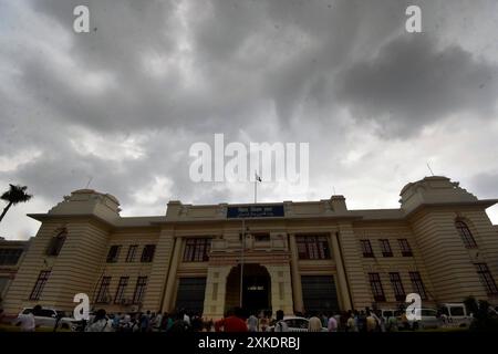 Patna, Indien. Juli 2024. PATNA, INDIEN - 22. JULI: Die schwarze Wolke schwebt während der Monsun Session am 22. Juli 2024 in Patna, Indien. (Foto: Santosh Kumar/Hindustan Times/SIPA USA) Credit: SIPA USA/Alamy Live News Stockfoto