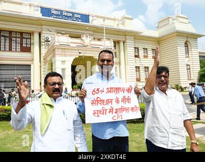 Patna, Indien. Juli 2024. PATNA, INDIEN - 22. JULI: CPI-Gesetzgeber demonstrieren während der Monsun-Sitzung außerhalb der Bihar-Versammlung am 22. Juli 2024 in Patna, Indien. (Foto: Santosh Kumar/Hindustan Times/SIPA USA) Credit: SIPA USA/Alamy Live News Stockfoto