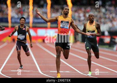 Vernon NORWOOD (Vereinigte Staaten von Amerika), Matthew HUDSON-SMITH (Großbritannien), Christopher MORALES-WILLIAMS (Kanada) überquerten die Ziellinie im 400-m-Finale der Männer beim 2024, IAAF Diamond League, London Stadium, Queen Elizabeth Olympic Park, Stratford, London, Großbritannien. Stockfoto