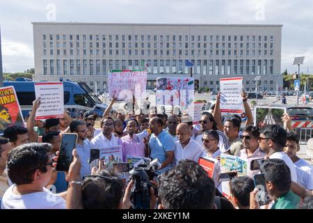 Rom, Italien. Juli 2024. Demonstration vor dem Hauptsitz des Ministeriums für auswärtige Angelegenheiten in Rom, organisiert von Vertretern der bangladeschischen Gemeinschaft (Credit Image: © Matteo Nardone/Pacific Press via ZUMA Press Wire) NUR REDAKTIONELLE VERWENDUNG! Nicht für kommerzielle ZWECKE! Stockfoto