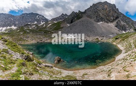 Panoramatour in Ehrwald über das Tajatorl zum Drachensee, Coburger Hütte und Seebensee in der Tiroler Zugspitz Arena Stockfoto
