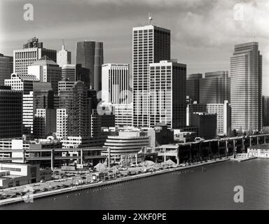 San Francisco, Kalifornien 1991 Abriss auf dem Embarcadero Freeway, nachdem er beim Erdbeben von Loma Prieta 1989 beschädigt wurde. Stockfoto