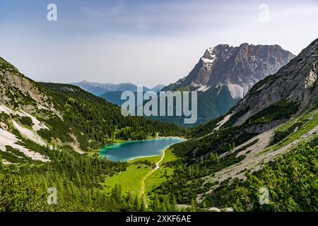 Bergtour zum vorderen Drachenkopf in den Mieminger Bergen bei Ehrwald in der Tiroler Zugspitz Arena Stockfoto