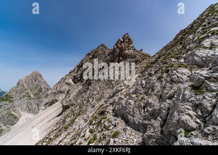 Bergtour zum vorderen Drachenkopf in den Mieminger Bergen bei Ehrwald in der Tiroler Zugspitz Arena Stockfoto