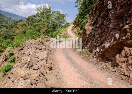 Feldweg, Visis Cabá Biosphärenreservat, Reina Zone, Quiche, Guatemala, Zentralamerika. Stockfoto