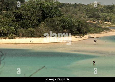 Blick auf einen Strand im Dorf Ratenggaro, Südwest-Sumba, Ost-Nusa-Tenggara, Indonesien. Stockfoto