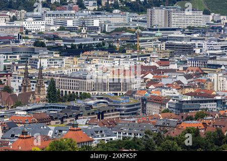 DATENSATZDATUM NICHT ANGEGEBEN Stadtansicht Stuttgart. Ausblick auf die Landeshauptstadt. // 19.07.2024: Stuttgart, Baden-Württemberg, Deutschland, *** Stadtansicht Stuttgart Ansicht der Landeshauptstadt 19 07 2024 Stuttgart, Baden-Württemberg, Deutschland, Stockfoto