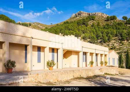 Galatzo Schutzhütte, Trockenweg, GR221, Calvia, Naturgebiet der Serra de Tramuntana, Mallorca, Balearen, Spanien. Stockfoto